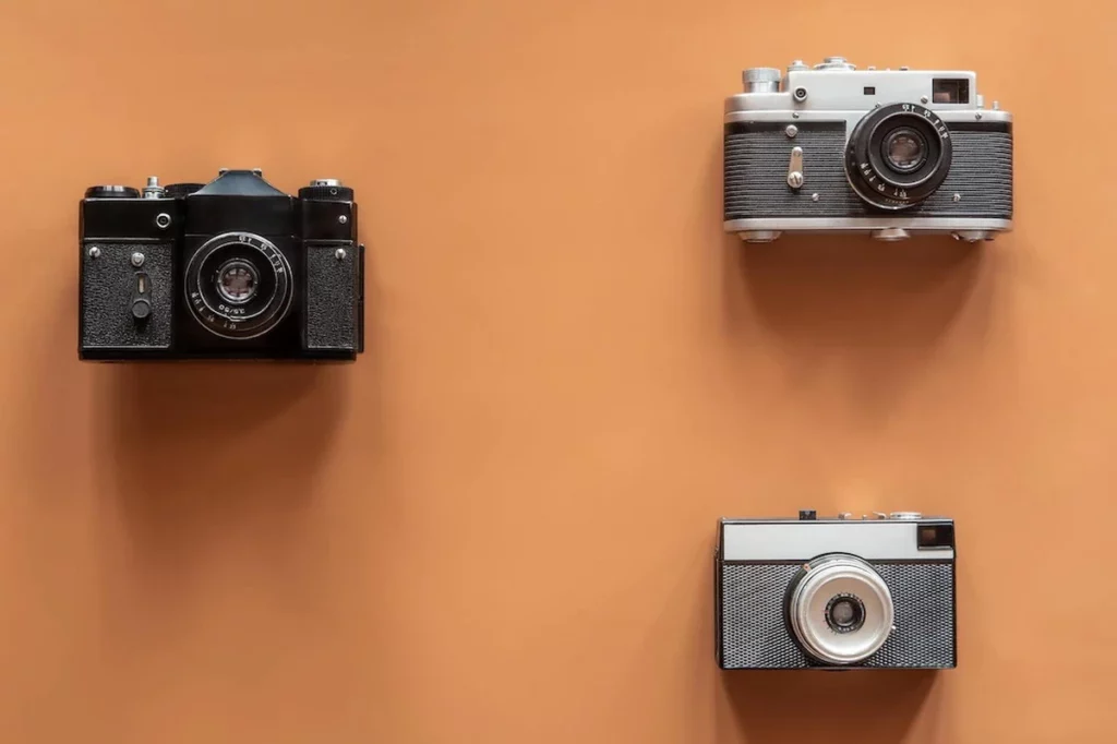 Which are the basic elements for photos and videos