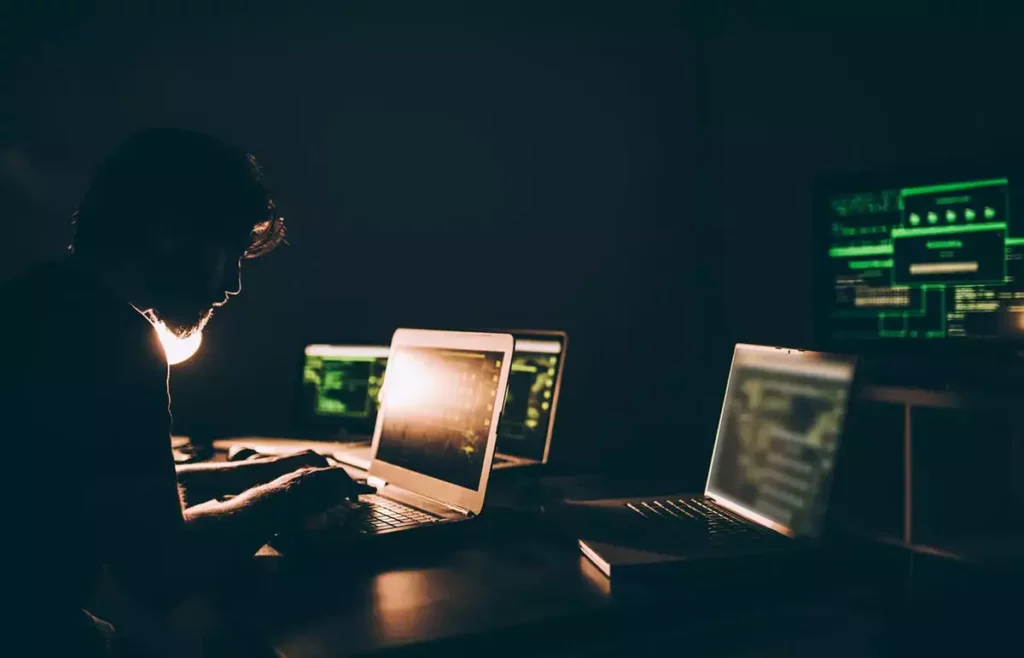 How to avoid a cybercriminal that steals data