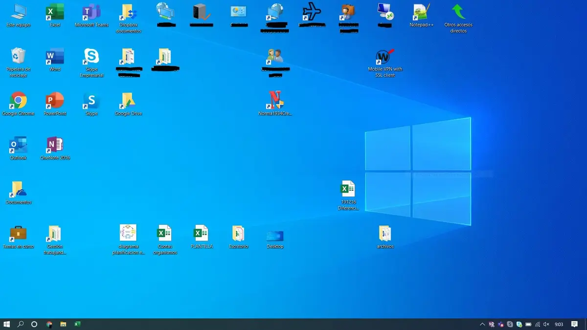 How to hide icons in Windows to avoid a mess