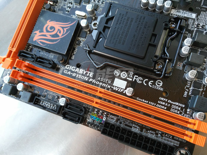 Gigabyte B150N Phoenix 3