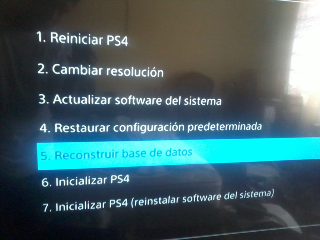 como solucionar problemas de PS4 al reconstruir la base de datos