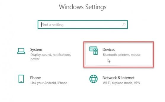 Desde configuración de Windows 10 vamos a Dispositivos.