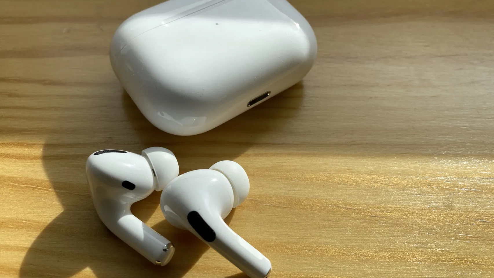 Cómo poner AirPods en modo emparejamiento