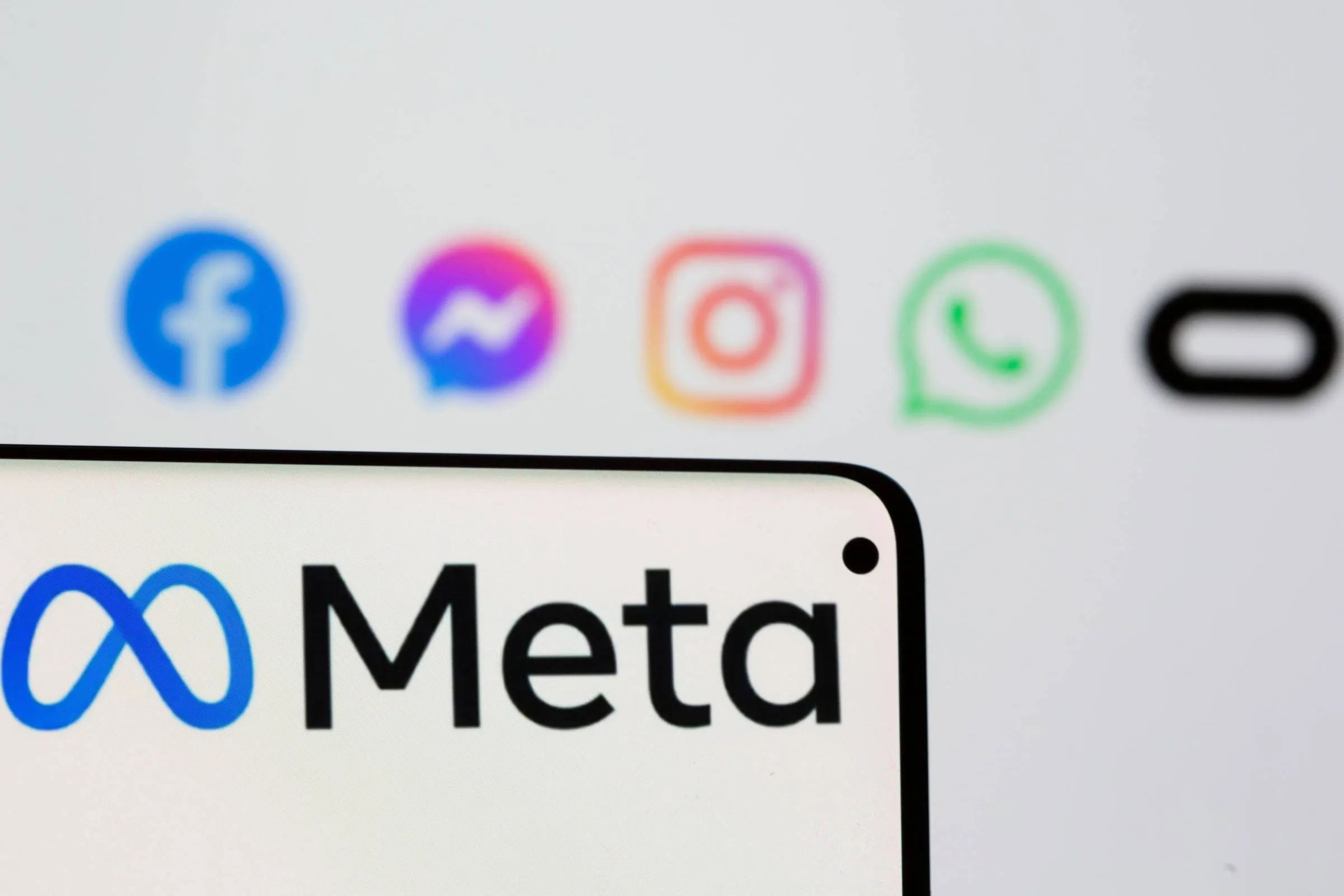 como borrar permanentemente cuentas de facebook, instagram, whatsapp y meta en general