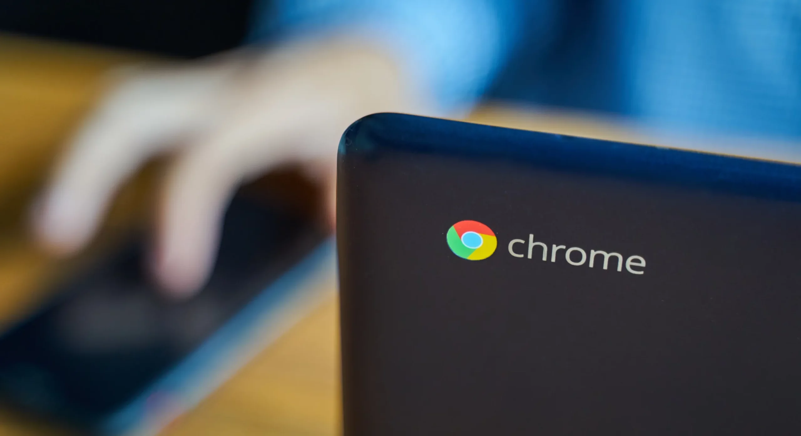 Cómo conectar Chromebook a un televisor