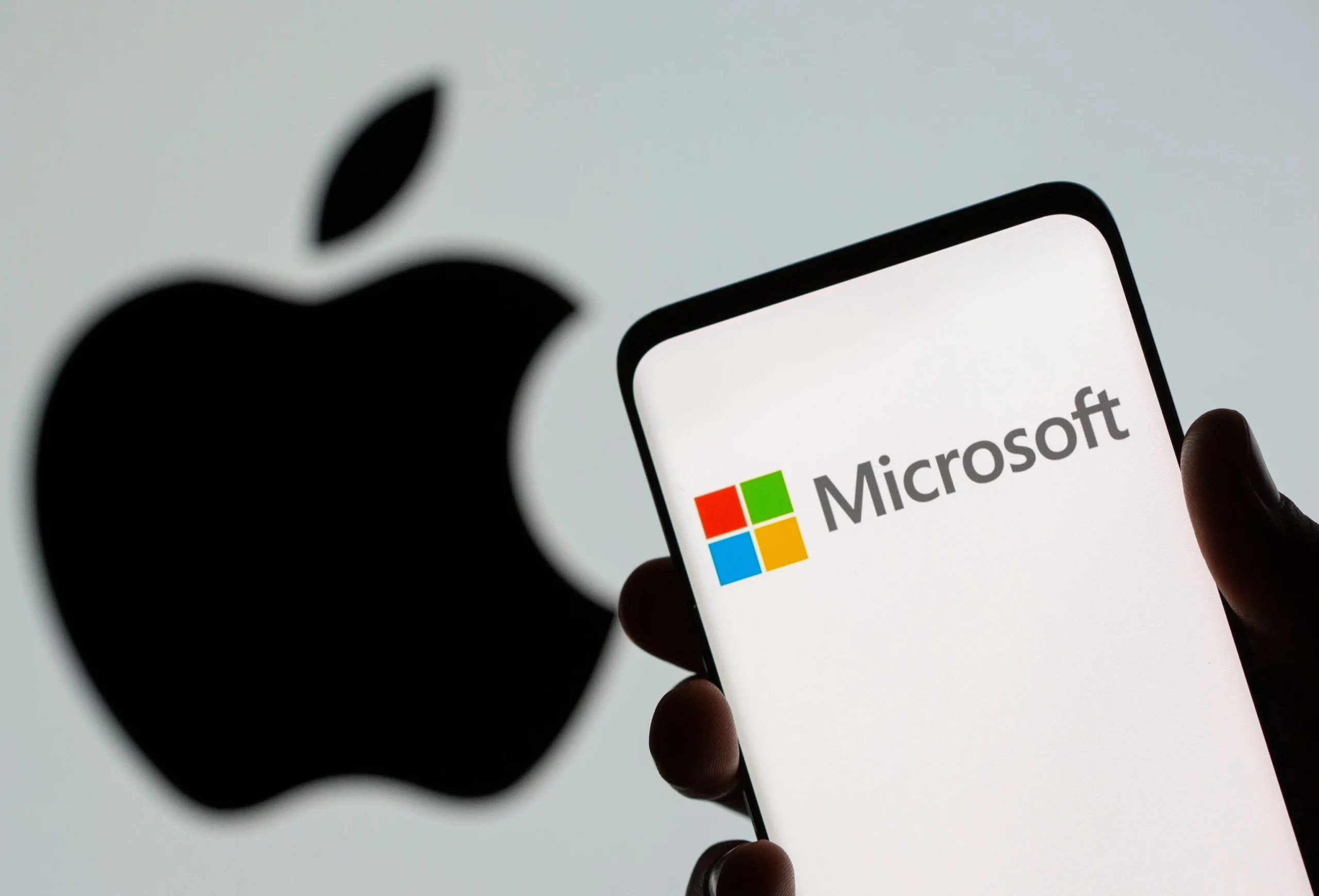 Microsoft no pudo vender bing a Apple gracias a Google