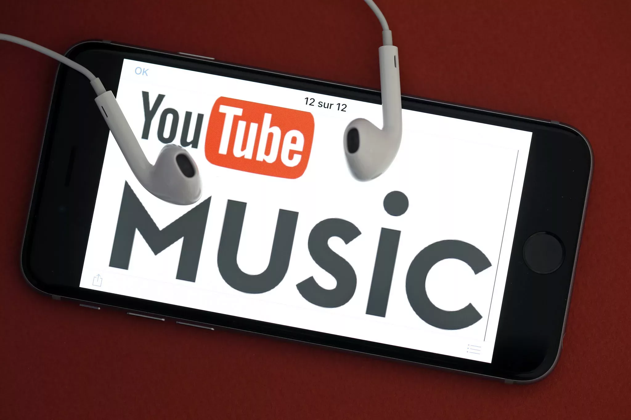 YouTube Music permite descargar podcast de manera automatica