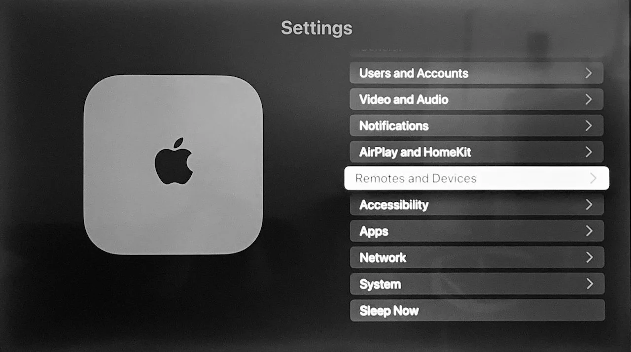 Comprobar el nivel de batería del control remoto Siri