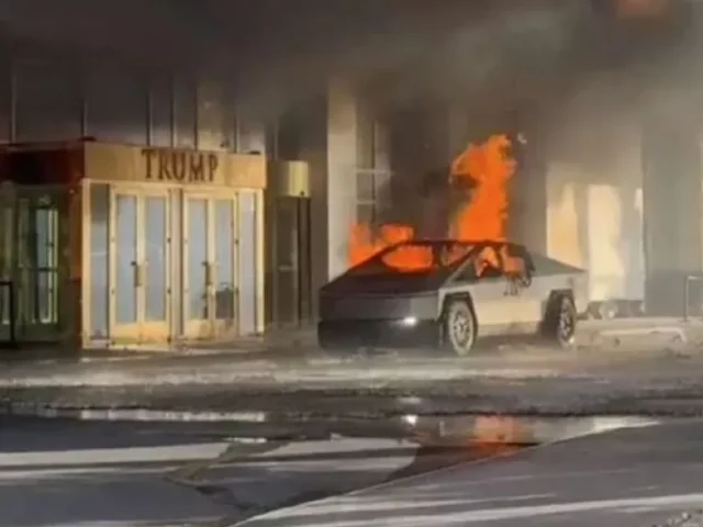 Lo que sabemos de la explosión de un Tesla Cybertruck frente al Trump International Hotel de Las Vegas