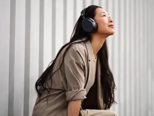 Mejor regalo de audio para mamá: Auriculares Sennheiser Momentum 4 y Sport