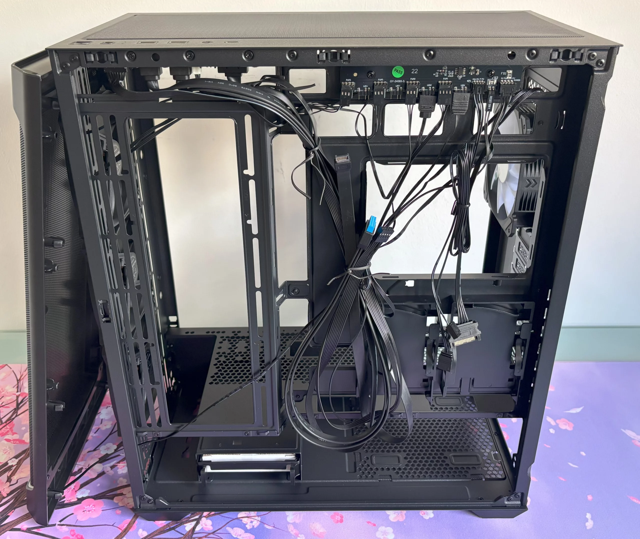 Sharkoon AK4W RGB Strip (negra): Interior