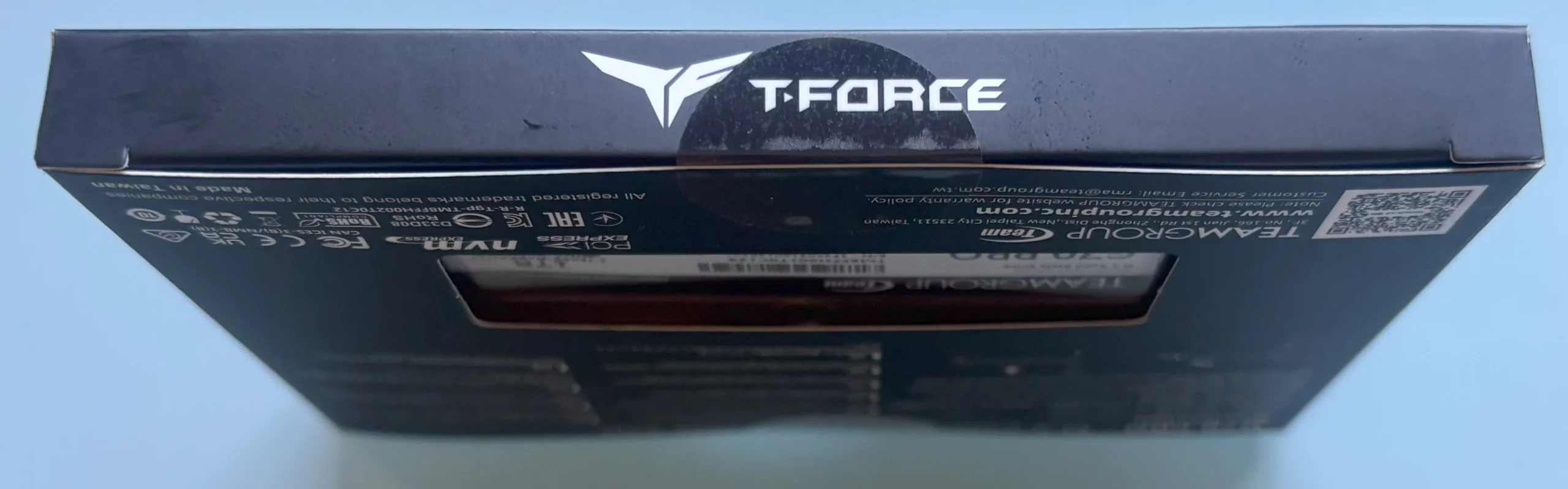 TEAMGROUP T-FORCE G70 PRO M.2 2280 PCIe Gen4x4 SSD 1TB embalaje