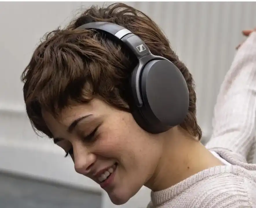 Los auriculares inalámbricos Sennheiser HD 450BT son ideales para viajar