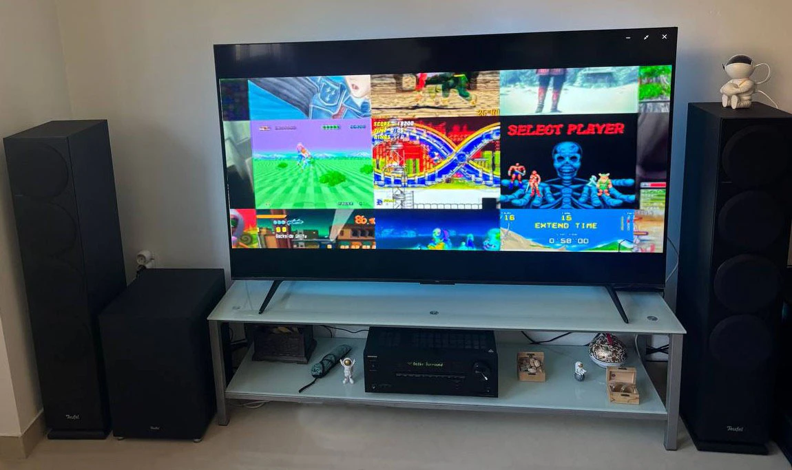 T 10 montado en un sistema 2.1 formado por los Theater 500 y un Onkyo TX-SR3100AB como receptor